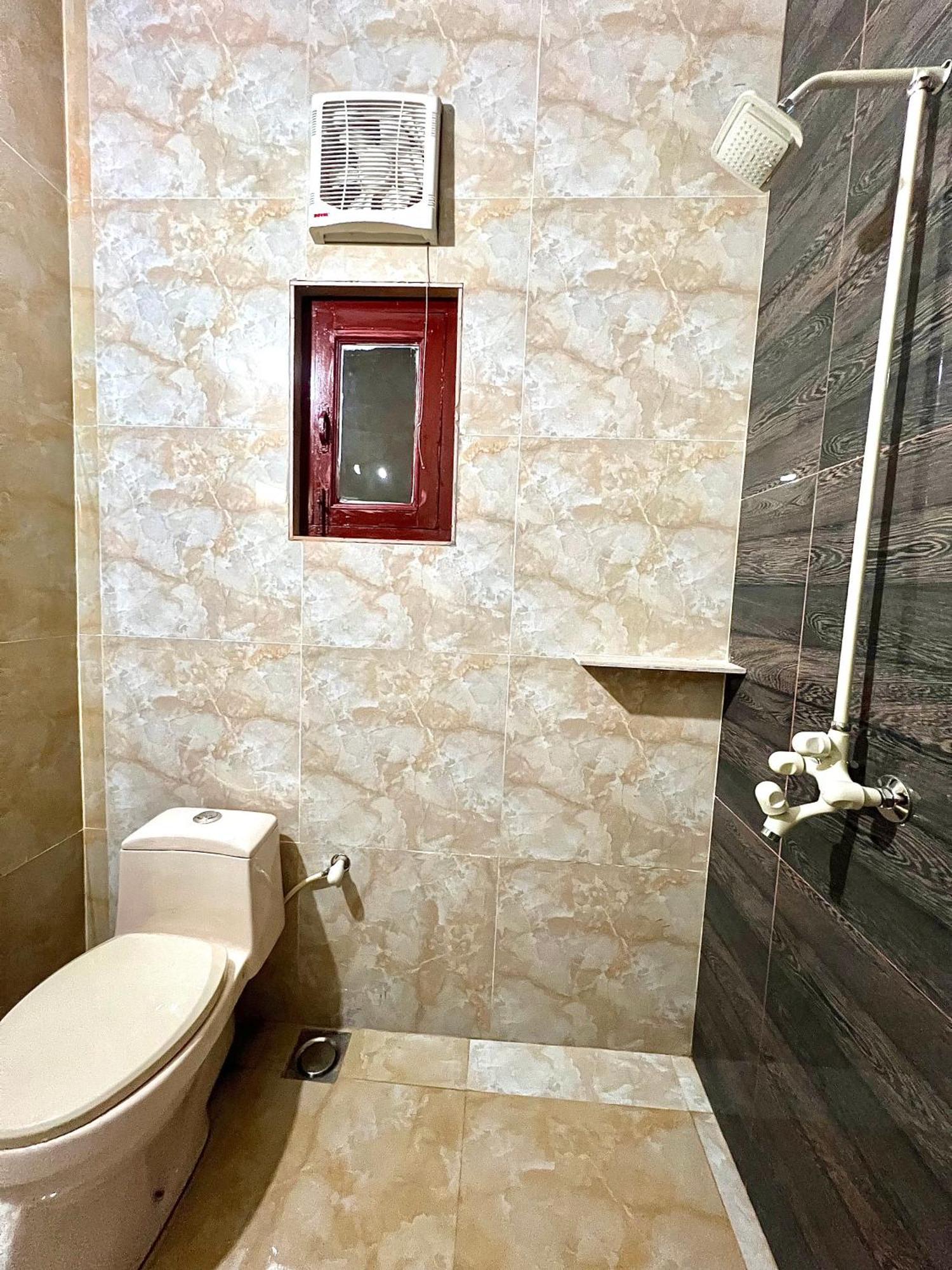 Babar House Hotel Файсалабад Екстериор снимка