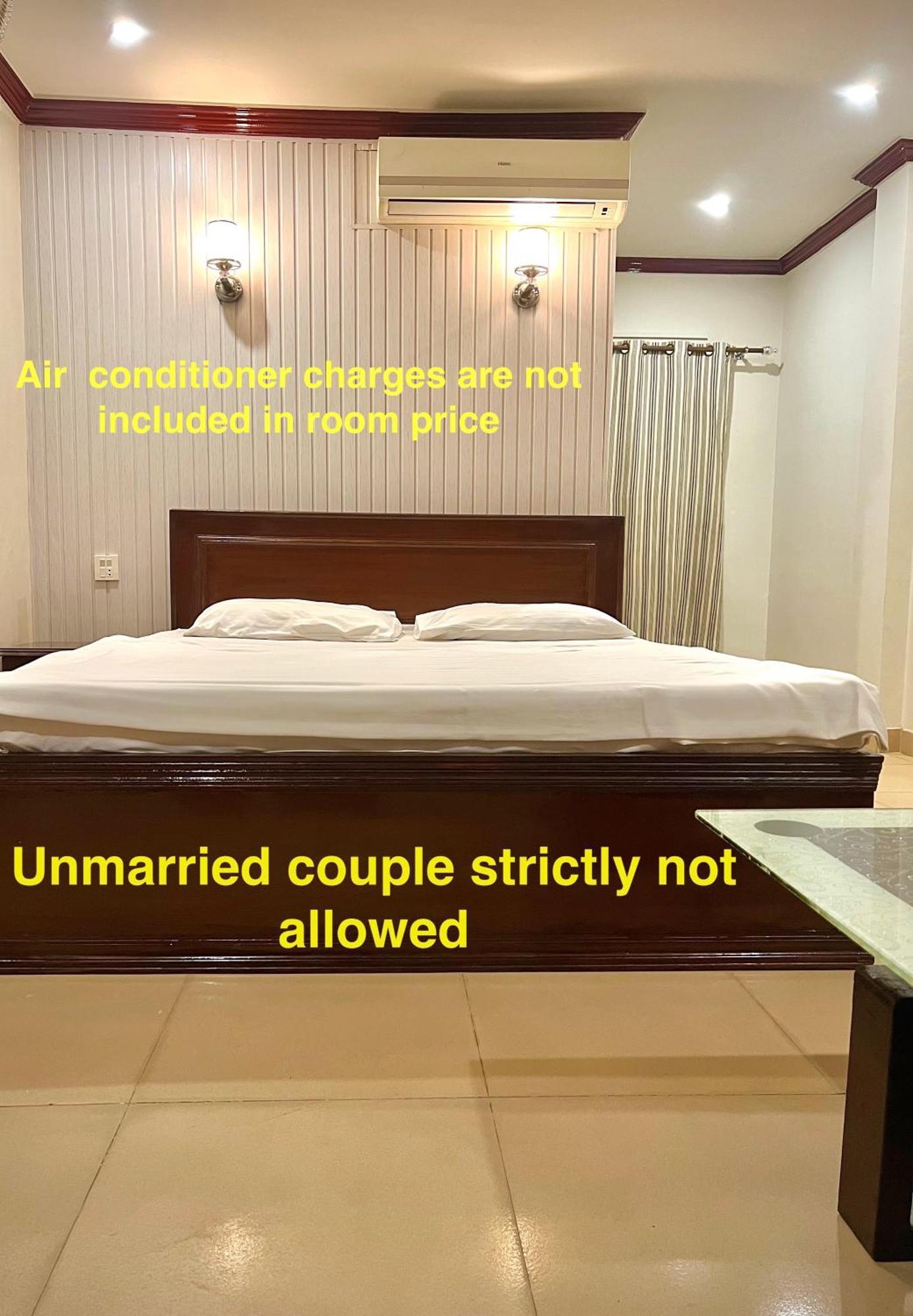 Babar House Hotel Файсалабад Екстериор снимка